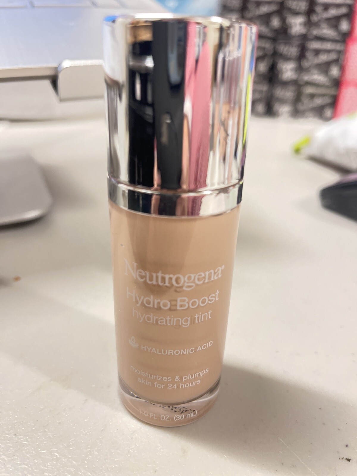 Neutrogena Hydro Boost Hydrating Tint in Classic Ivory 1 fl oz