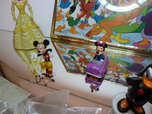 WALT DISNEY VINTAGE LOT of 8x DISNEY ITEMS MICKEY MOUSE BELLE MAGICA - GOOD - Imagen 5 de 8