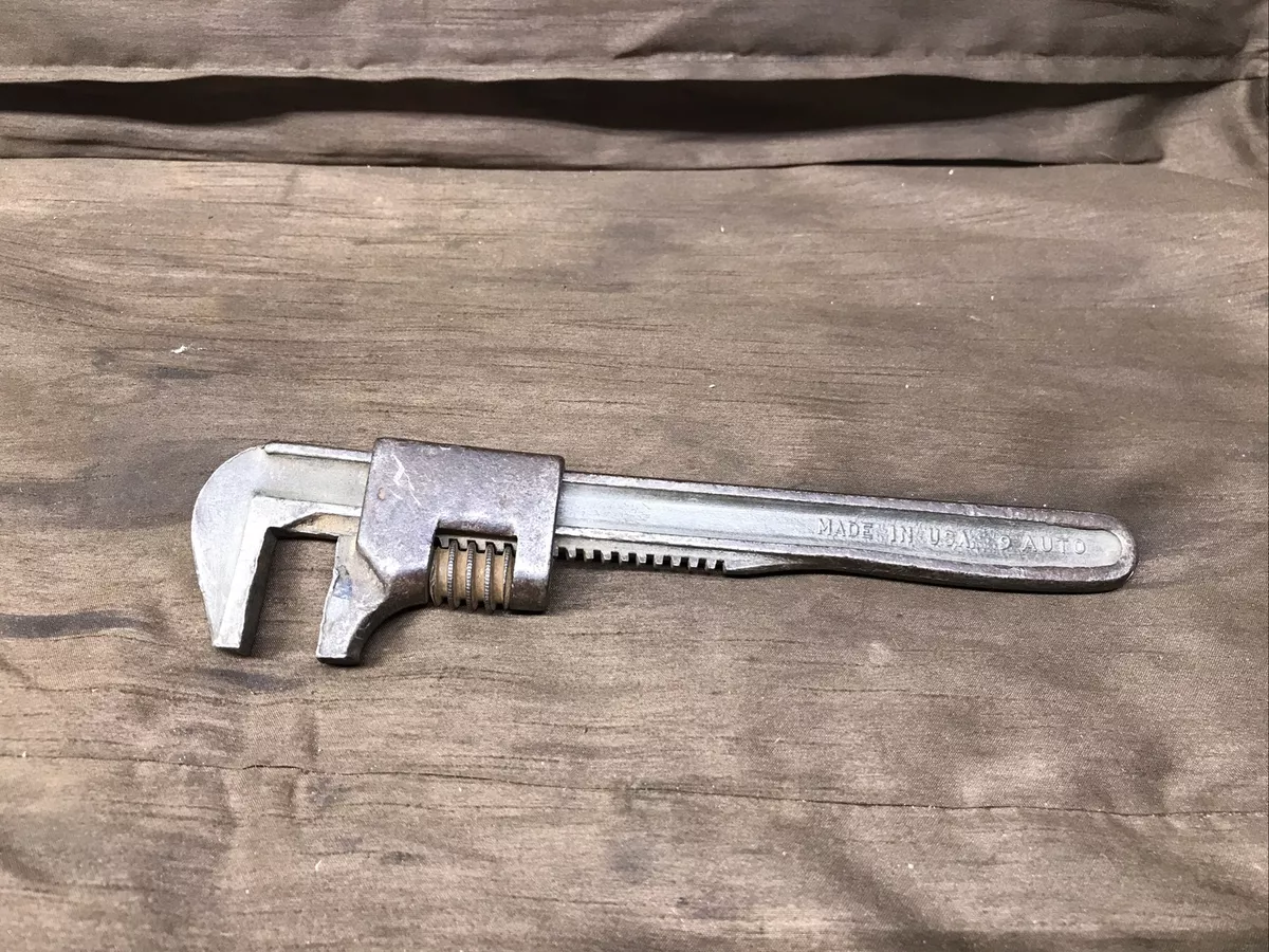 Antique 9 '' Monkey Wrench Tool