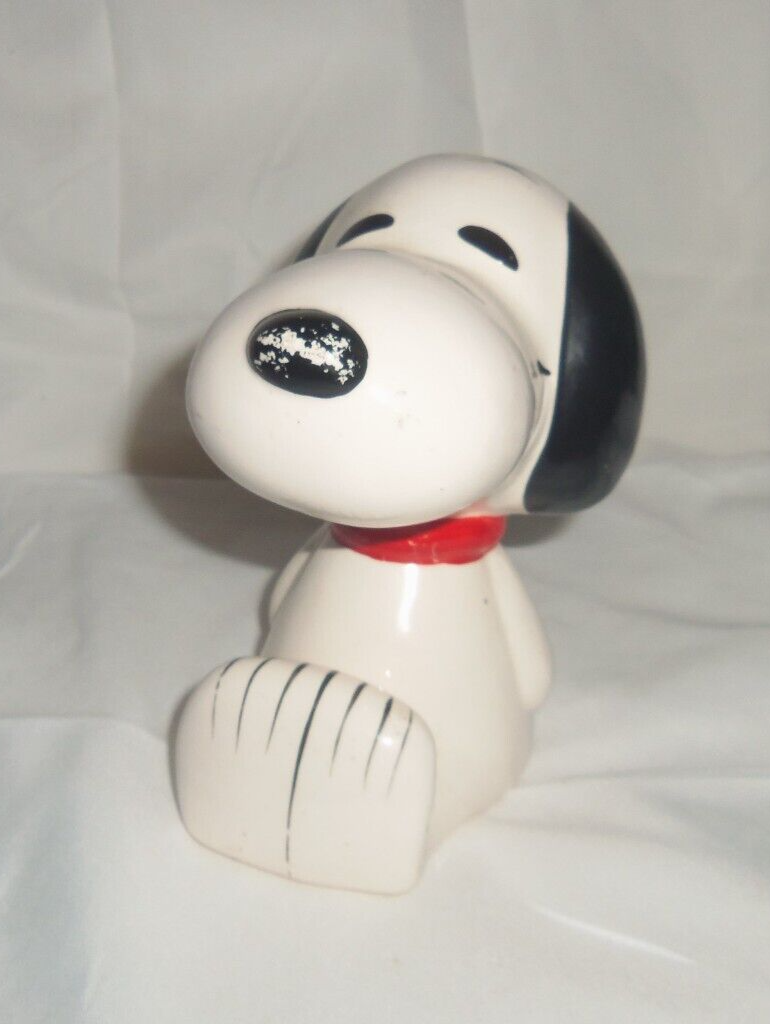 Vintage Peanuts Snoopy 1966 United Feature Syndicate Inc 5.5