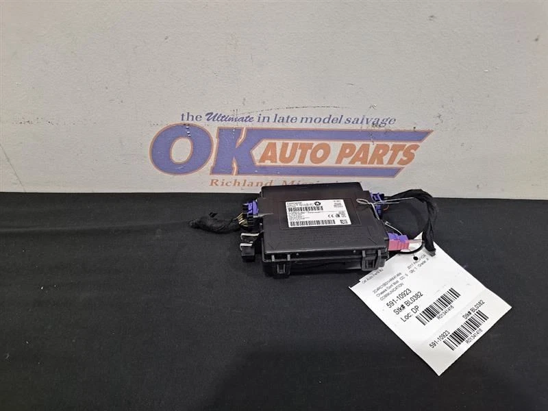 17-18 CHRYSLER PACIFICA OEM MÓDULO DE CONTROL DE COMUNICACIÓN 716823087A Foto 2 de 4