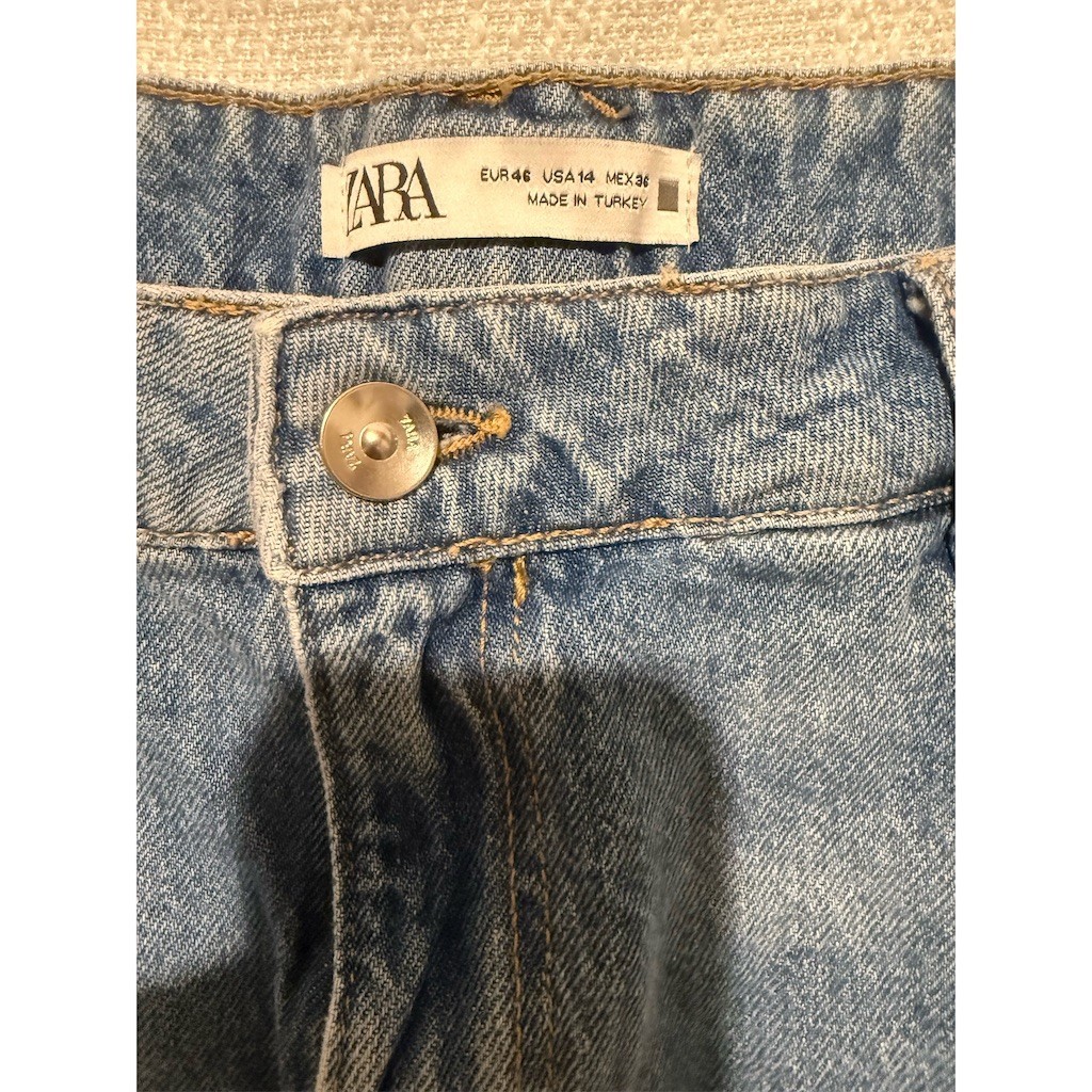 ZARA Women's Cut-Off Shorts Blue Denim Frayed Hem 5-Pocket Mid Rise 14 thumbnail 3