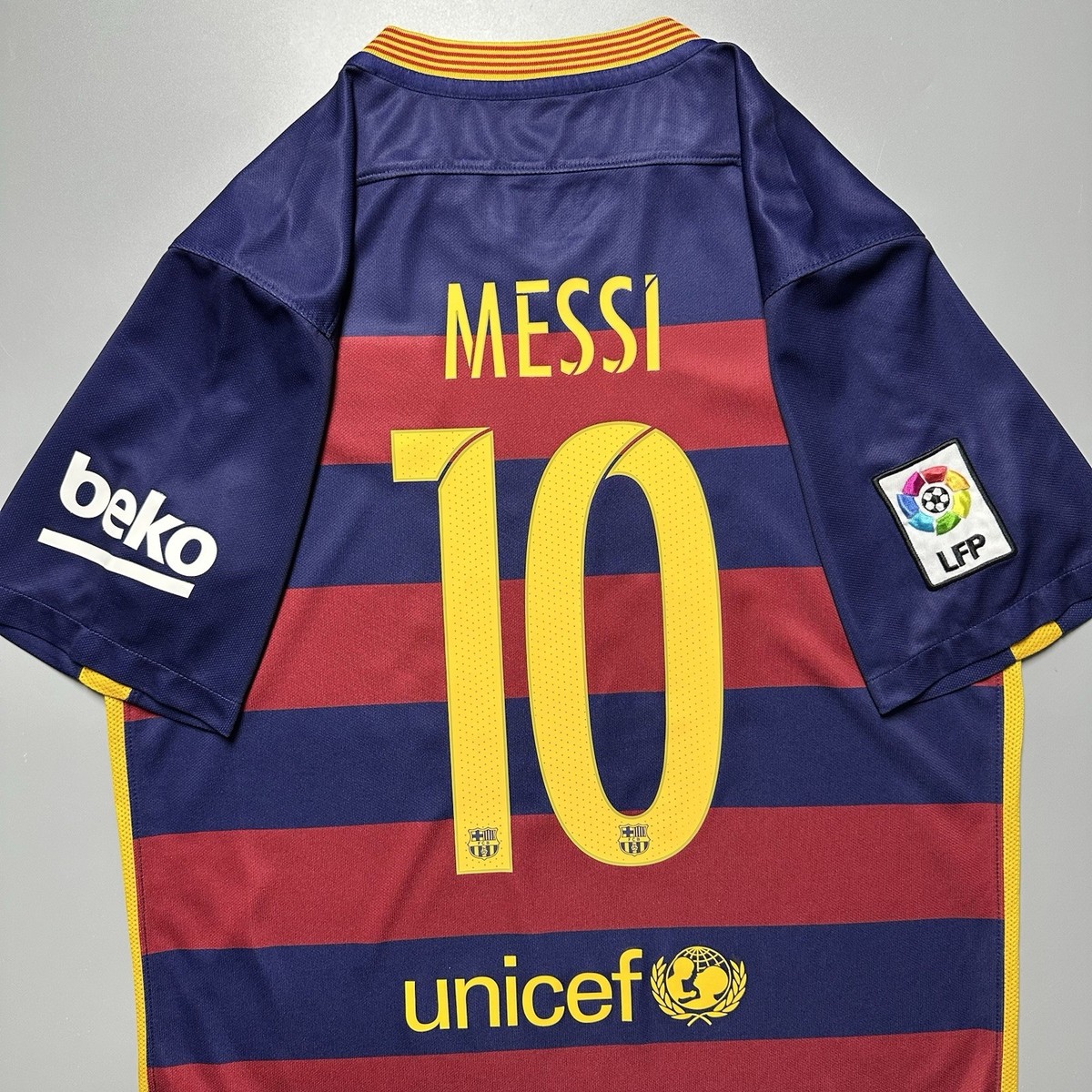 BARCELONA NIKE 2015/2016 FOOTBALL HOME JERSEY #10 MESSI SIZE “M