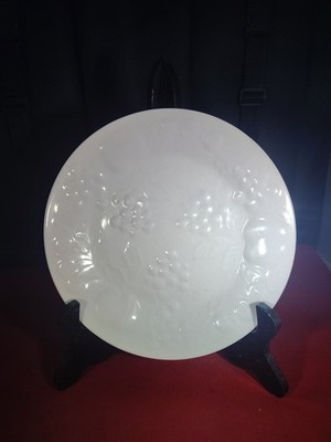 Vtg! Gibson China Flourish Salad Plate/Dessert 7 3/4  White Raised Fruit EUC