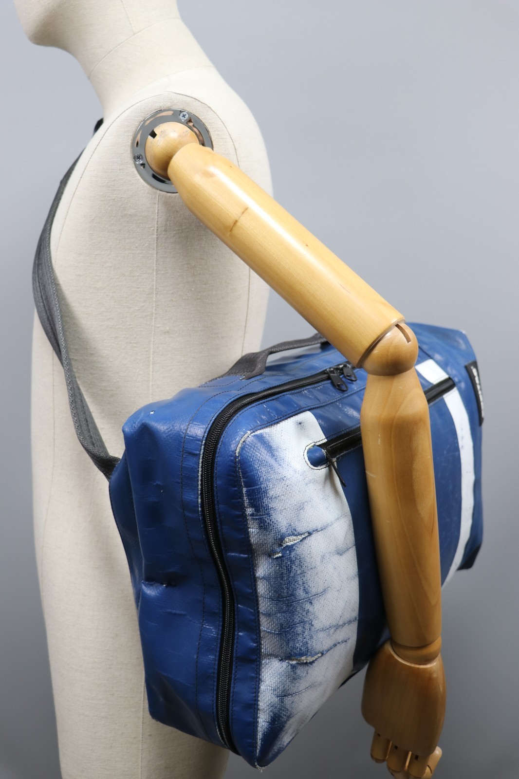 FREITAG Vintage Ultra RARE F48 HAZZARD Navy blue Messenger-BACKPACK Sz Large image 6