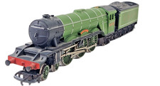 Hornby R850 OO Gauge LNER 4472 Flying Scotsman Class A3 Steam Train Runner Unbox