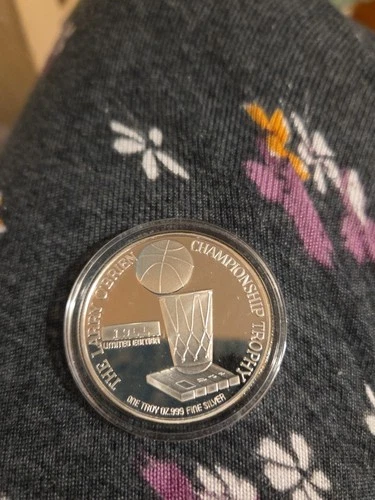 Chicago Bulls World Champions 1oz 999 Silver Round Larry O'Brien Trophy