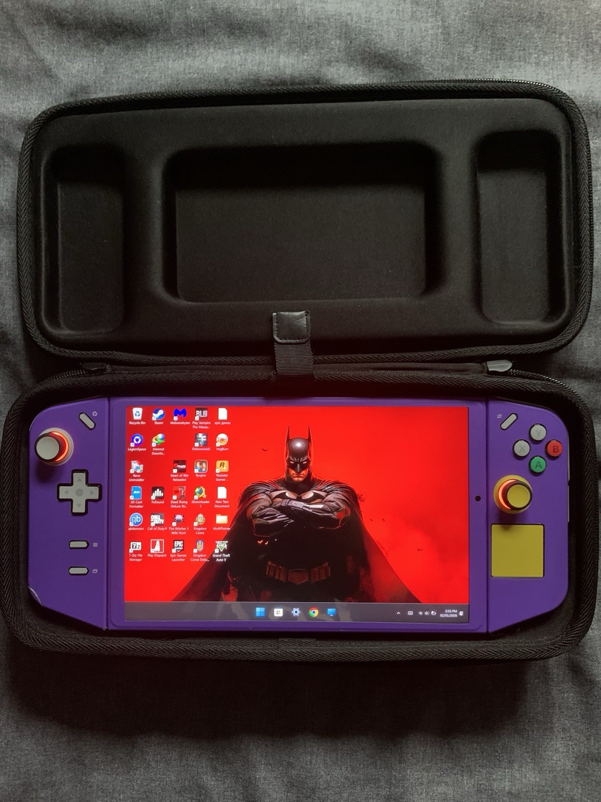 Lenovo Legion Go Z1 Extreme Handheld Console 256GB + 1TB Micro SD Card