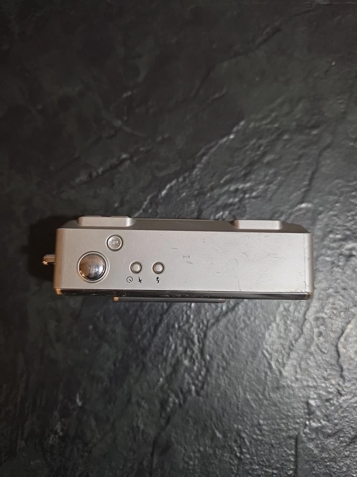 HP PhotoSmart 435 Digital Camera 3.1 MP 5x Zoom For Parts Untested  - Image 2 of 4