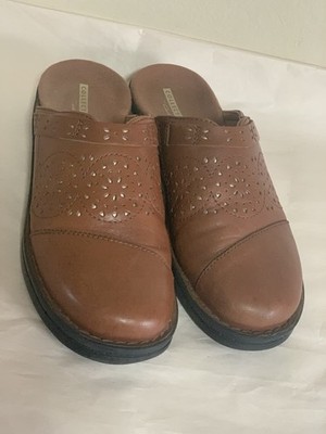 Clarks Collection Women s 7 Patty Renata Leather Clogs Brown Laser Cut Comfort