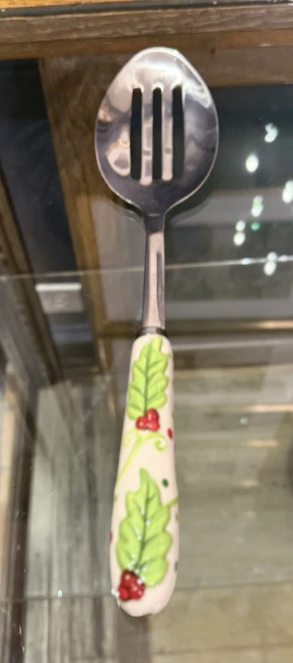 WINTER WHIMSY TENTATIONS•Juego de vacaciones de 2 piezas•Cuchara ranurada y batidor• Foto 2 de 4