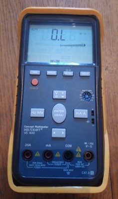 Multimètre numérique VOLTCRAFT AT-200 fonction de mesure pour auto CAT