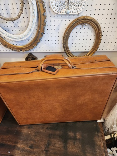 Vintage Hartmann Belting Leather Suitcase Travel Luggage Brown 23” x 17”  + Key