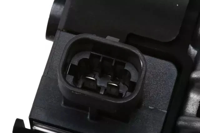 Genuine GM Alternator 13535007 - Image 3 of 3