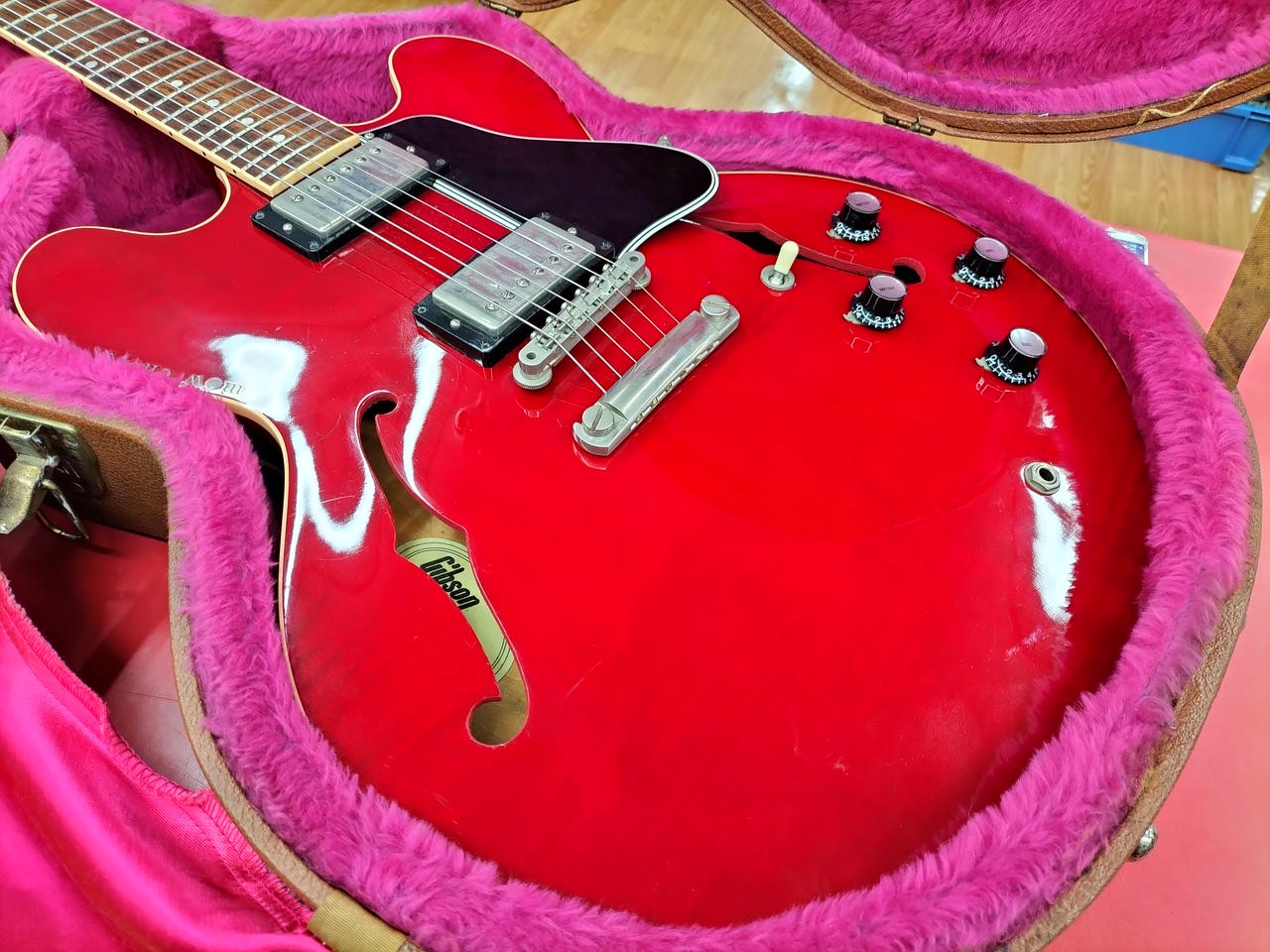 GIBSON USA ES-335 DOT electric guitar