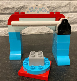 LEGO DUPLO Disney Pixar Crs 10857 Piston Cup Race 10996 Lightning Car Wash Fun