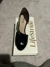 Black womens shoe thick heel
