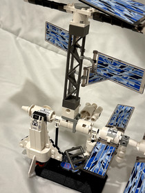 Lego 7467 Discovery International Space Station Complete w/Manual & Extra Book