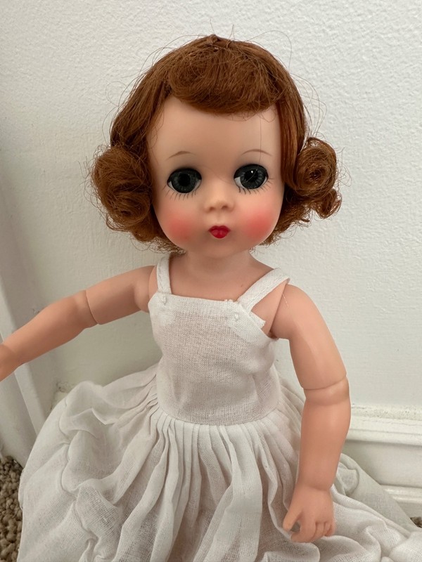 Vintage Madame Alexander 11" Lissy Doll.  Bends at knees an elbows.