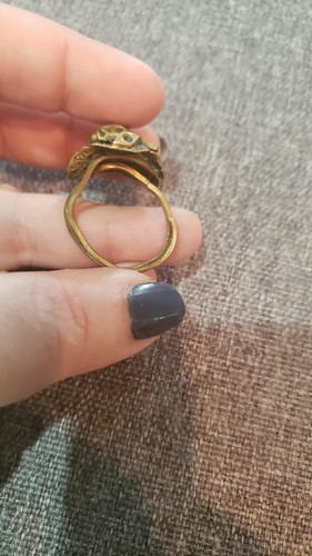 Vintage Etruscan Style Brass Ring with unknown stones - Picture 4 of 4