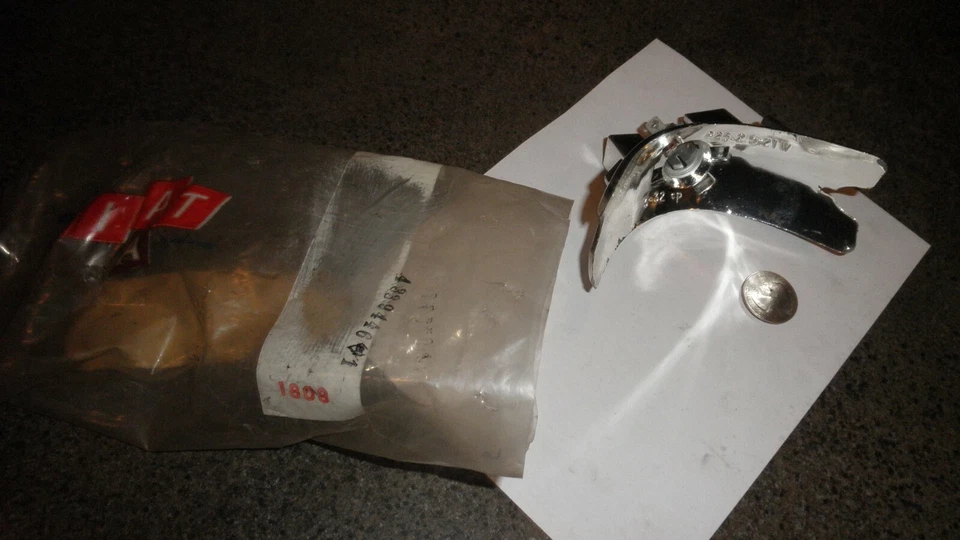 NOS OE Fiat #4339446 75-88 Bertone,X1/9 Derecha Frente Marcado y Señal de Giro Lámpara Reflector Foto 2 de 4