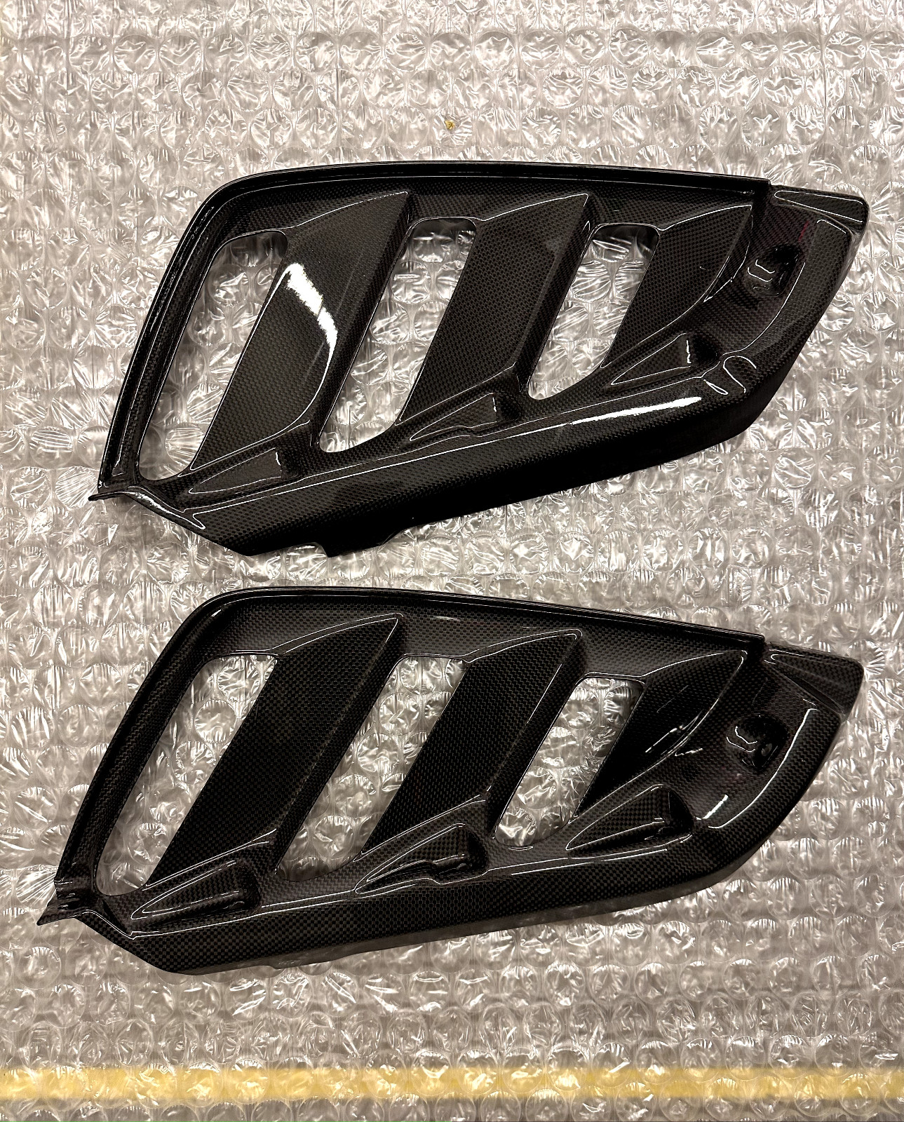 Real Carbon Fiber Rear Engine Air Intake Vent Cover For Ferrari 488 GTB SPIDER