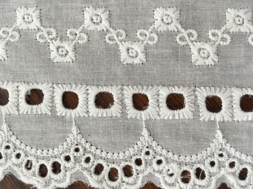 Off white Cotton Embroidery Lace Fabric DIY Material Width 8 cm 1 Yard - Picture 3 of 3