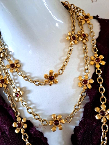Vintage CHANEL ✿*ﾟ 78" TWO-SIDED Flower 70's Gripoix  Poured  Glass Necklace