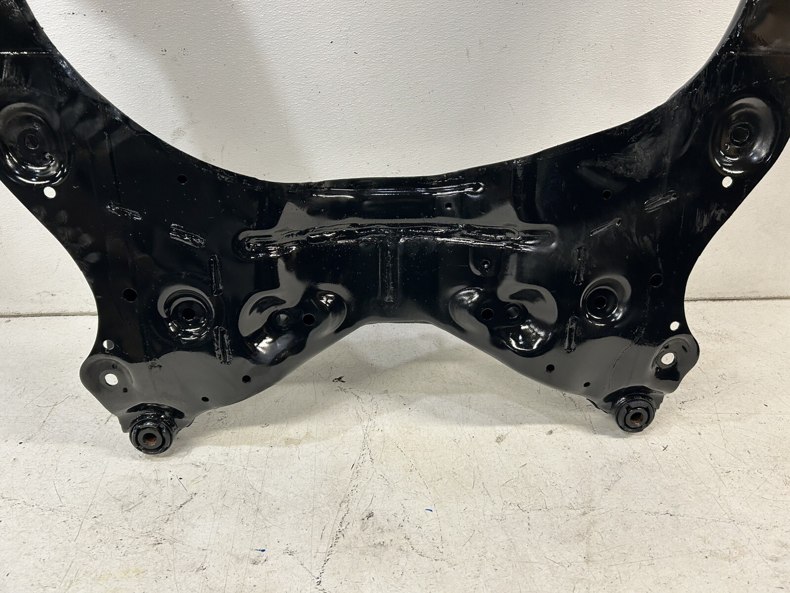 2017-2020 Nissan Pathfinder 3.5 AWD front crossmember sub frame cradle subframe
