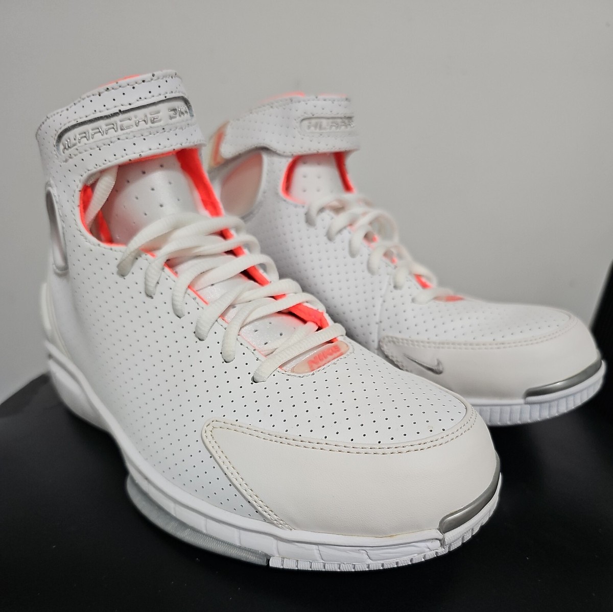 Nike Air Zoom Huarache 2K4 White Hot Lava.. SIZE 10.5 Air Zoom Huarache 2K4 - Nike - 308475 111 - white/white  main image 3