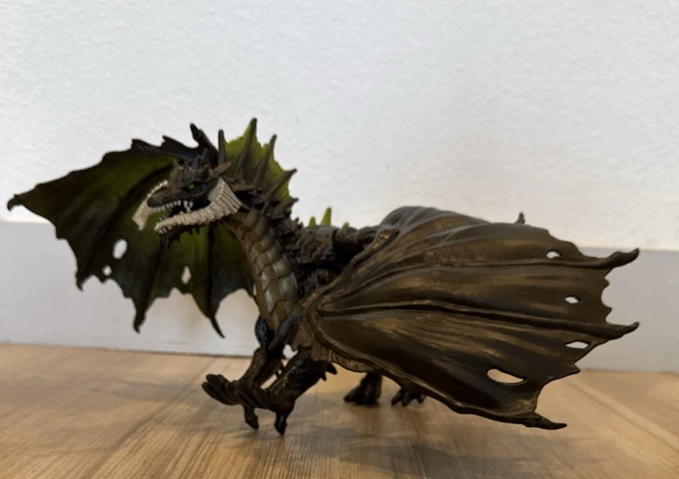 Figura de acción Dungeons & Dragons: Honor Among Thieves Golden Archive Rakor 28 cm Foto 2 de 4