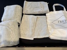 Zestaw prześcieradła kąpielowego Frette - srebrny - z matą kąpielową