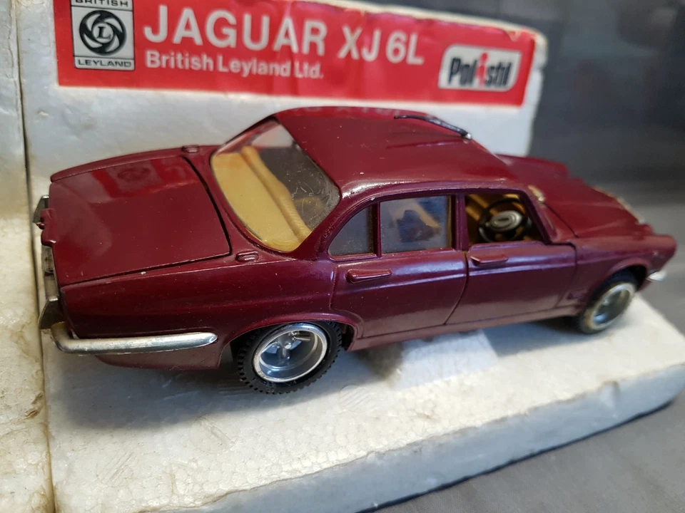 2x VINTAGE POLISTIL 1.25 SCALE BLUE B.M.W 525 & MAROON JAGUAR XJ6 FAIR IN POLYST - Image 4 of 4