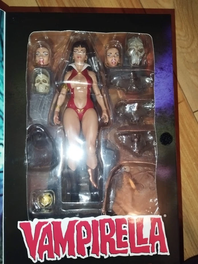 Frazetta Girls Icon Collectibles Vampirella-1/12 Action Figure BNIB - Image 3 of 3