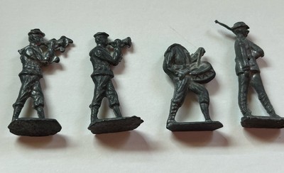 Vtg Lot of 4 Metal Lead Toy Soldiers Drum Bugles 2'' Unpainted Flat Figures