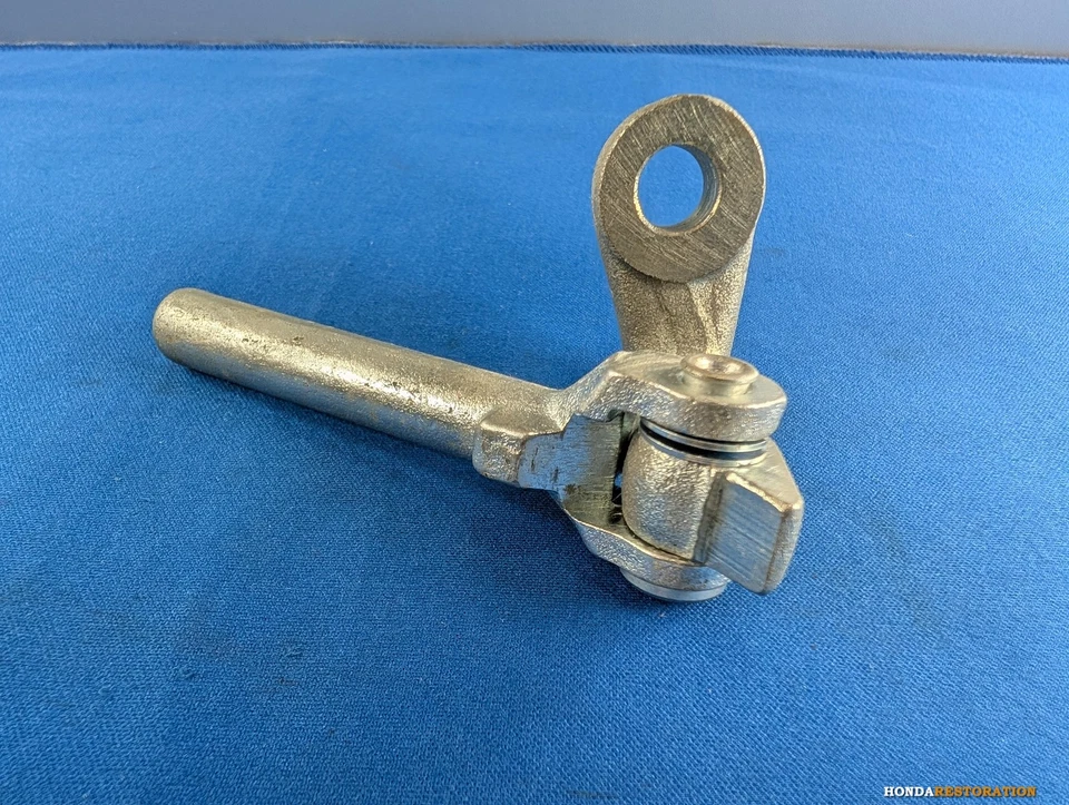 Nuevo de Lote Antiguo Honda CB72 Hawk/CB77 Super Hawk Reposapiés Izquierdo Brazo/Poste de Clavija (LH) 50640-268- Foto 3 de 4