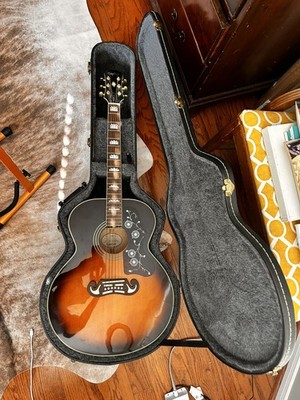 Excellent Epiphone EJ200/VS Guitar with Hard Case