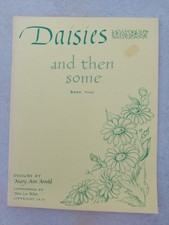 MARYANN ARNOLD DAISY FLORAL Wreath Sketch Draw PAINT BOOK 2  1974