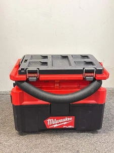 Milwaukee 0970-20 M18 PACKOUT 2.5 Gallon Wet/Dry Vacuum Tool Only