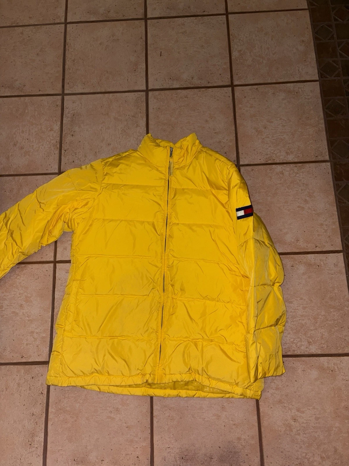 Tommy Hilfiger Men's Yellow Lightweight Puffer Jacket XL Mid-Length Zip Logo