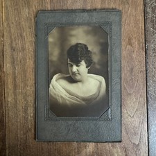 Antiguo retrato de estudio arriesgado talla grande mujer Welge Chester Illinois