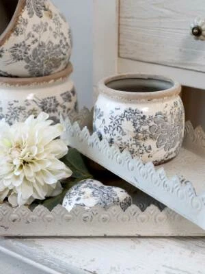 Maceta Chic Antique Melun con franz. Patrón ópalo abultado