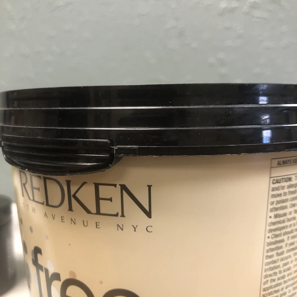 Cubo sellado aclarador al aire libre cremoso ídolo rubio mano libre Redken 1,43 libras Foto 3 de 4
