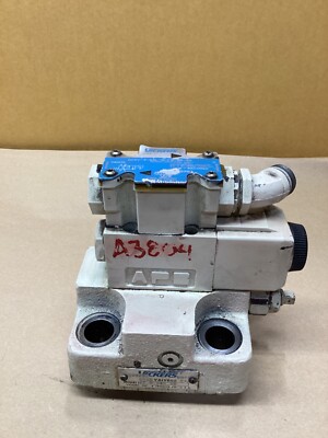 Vickers DG4V-3-2AL-M-FW-B6-60 859167 Pilot Valve w/CVCS-S2-W-245-10 #101E16PR6