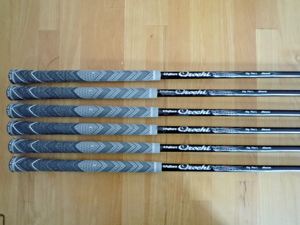 Damen Golfschläger Eisensatz Mizuno JPX800 mit L-Flex Graphitschäften, neuwertig - Bild 4 von 4