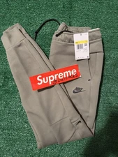 SIZE S Nike Men's Sportswear Tech Fleece Joggers (Light Army/Black) HV0959-320