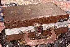 Vintage 1980  s Savoy 16-slot carrying case for cassette tapes, w/ handle