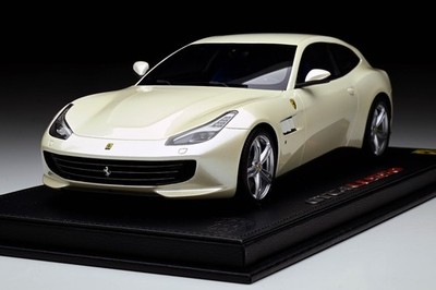 BBR 1/18 Ferrari GTC4Lusso Geneva Auto Show 2016 Bianco Italia Ltd 99 P18129B