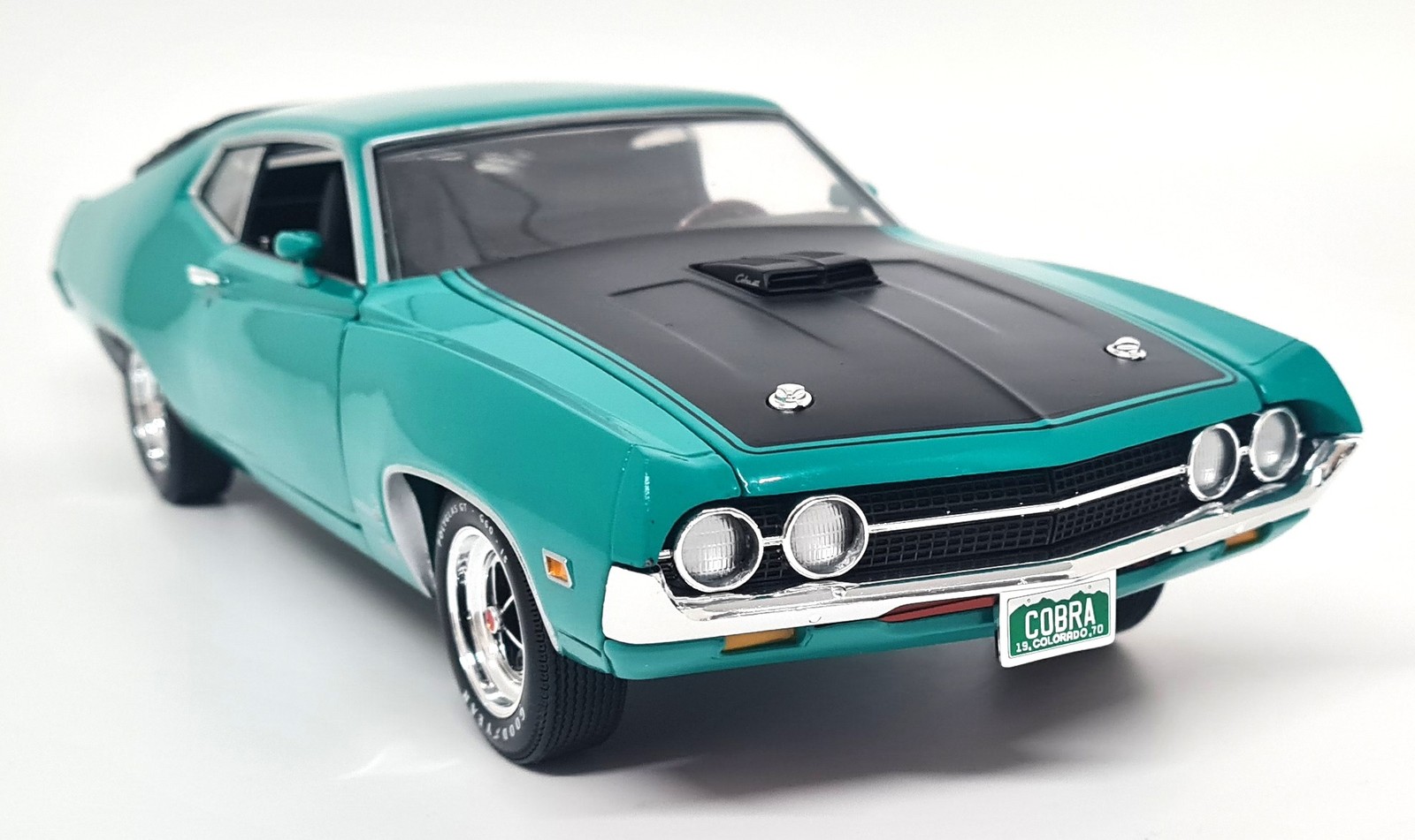 Autoworld 1/18 Ford Torino Cobra 1970 Green Diecast Scale Model Car