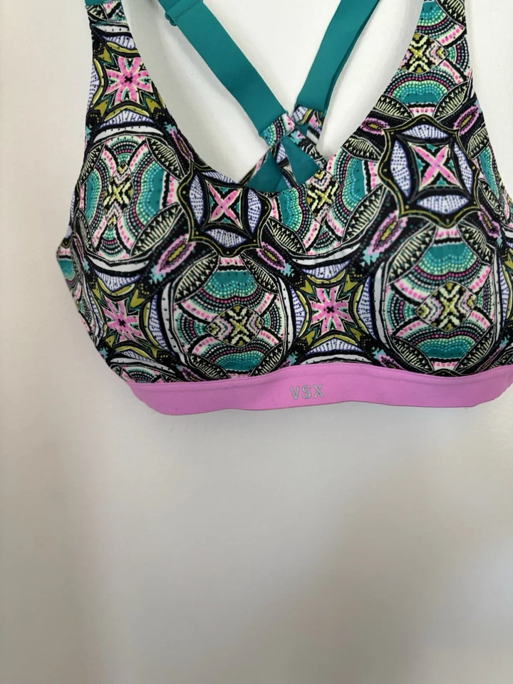 Sujetador floral geométrico Victoria's Secret VSX SPORT ventilado acolchado gimnasio yoga talla 34B Foto 4 de 4
